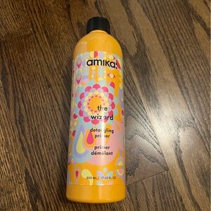 Amika The Wizard Detangling Primer. 17 oz / 500 ml